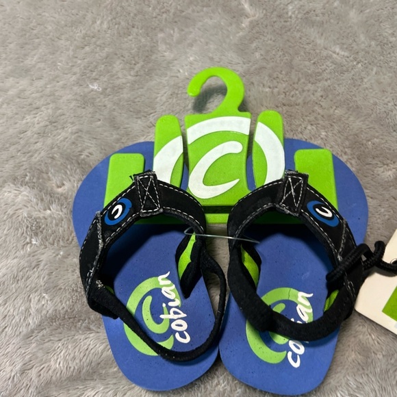 Cobian Toddler Flip Flops - Picture 1 of 7